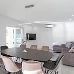 Marijo Villa