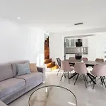 Marijo Villa