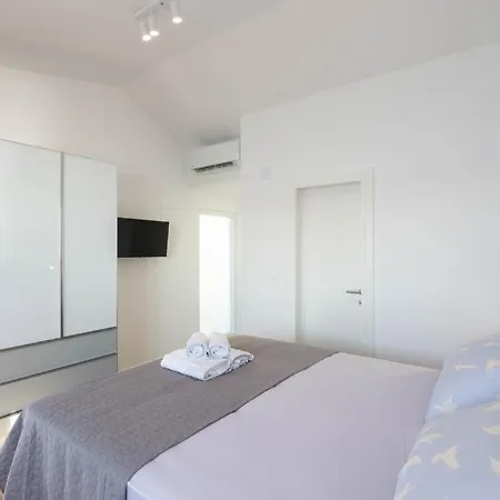 Marijo Villa Ražanj